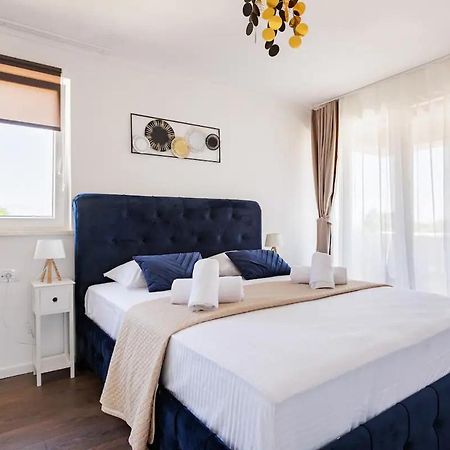 Casa Di Marko-New Modern Rustic House With Pool And Spacious Garden! Privlaka  Exterior photo